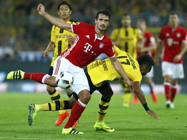Hummels trong trận tranh siêu cúp tại sân Signal- Iduna Park tháng 8/2016 (Ảnh: Nguồn Fcb.de) Mats Hummels: Người đàn ông của bóng đá và những "trò chơi lớn" ảnh 1