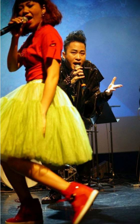 Hà Trần và Tùng Dương mang 'Nguồn cội' chinh phục khán giả Paris ảnh 7