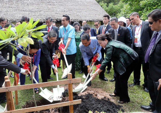 [Photo] Chủ tịch Quốc hội thăm bà con kiều bào tại tỉnh Udon Thani ảnh 3