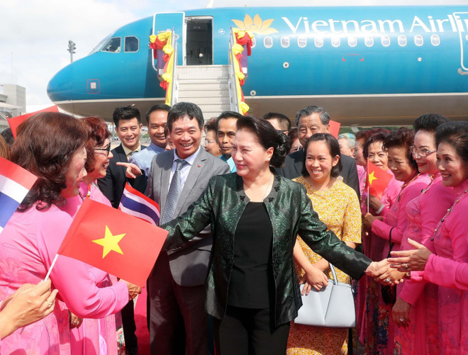 [Photo] Chủ tịch Quốc hội thăm bà con kiều bào tại tỉnh Udon Thani ảnh 1