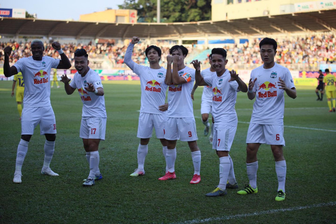Hoàng Anh Gia Lai dẫn 3-0 Nam Định chỉ sau 30 phút ở trận đấu trên sân nhà Pleiku ở vòng 9 V-League 2021. (Ảnh: CLB HAGL) Công Phượng thăng hoa, HAGL thắng Nam Định sau 90 phút kịch tính ảnh 1