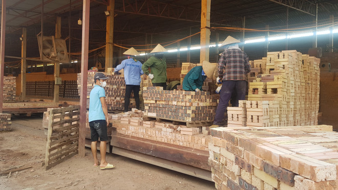Theo khảo sát của VCCI chỉ có 30% doanh nghiệp hợp tác xã biết tới chính sách này. (Ảnh: Vietnam+) vnp_donggach1.jpg