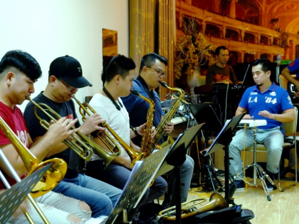 Nghệ sỹ Nhân dân Quang Thọ “tái ngộ” Lê Dung trong đêm 50 năm ca hát ảnh 4