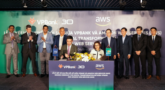 VPBank và Amazon Web Services hợp tác đẩy mạnh ngân hàng số ảnh 1