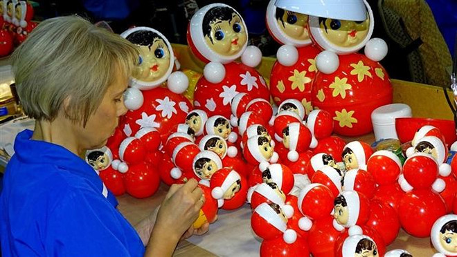 Nga xuất khẩu sang Việt Nam lô hàng búp bê trị giá hơn 1,3 triệu USD ảnh 1