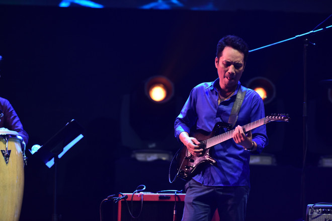 [Photo] Mỹ Linh tung tẩy "tua lại" kỷ niệm trên sân khấu Monsoon ảnh 8