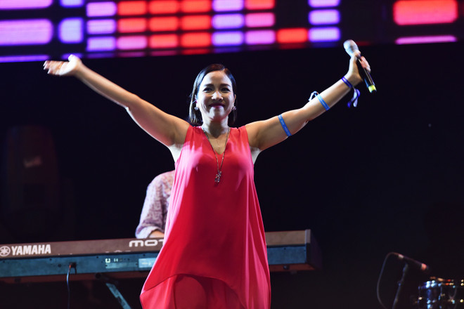 [Photo] Mỹ Linh tung tẩy "tua lại" kỷ niệm trên sân khấu Monsoon ảnh 3