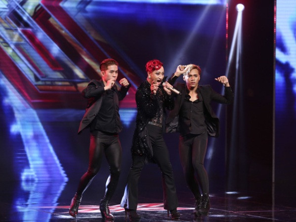 "Nhân tố bí ẩn": Giám khảo chú ý vũ đạo, vô tâm với thí sinh? ảnh 3