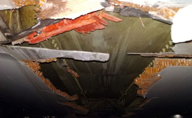 Hãng hàng không Air India của Ấn Độ điều tra vụ máy bay đâm vào tường ảnh 1