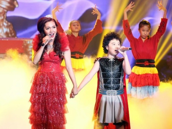 "Cô bé Đu Đủ" Nguyễn Thiện Nhân đăng quang Giọng hát Việt nhí ảnh 3