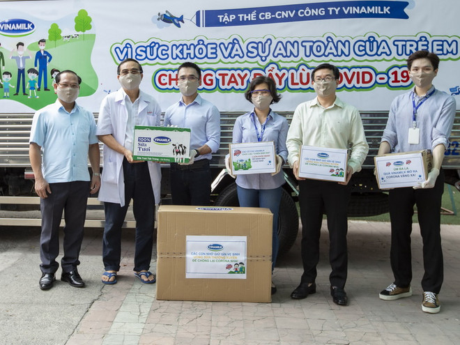COVID-19: “Góp bước đi” nhân viên Vinamilk gây quỹ được 2 tỷ đồng ảnh 1