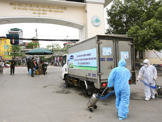 Vinamilk 'cấp tốc chi viện' 150.000 sản phẩm sữa cho viện Bạch Mai ảnh 2