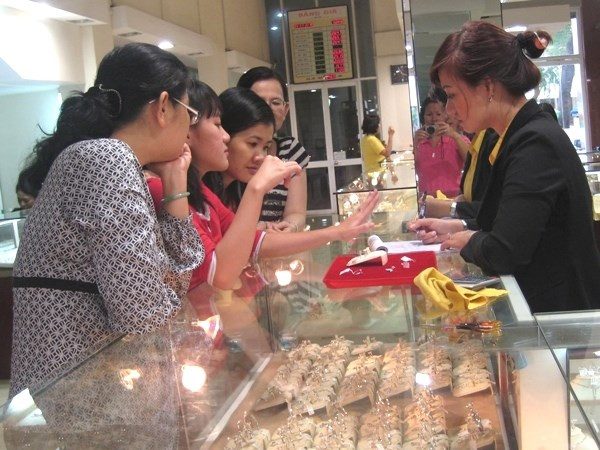 Tỷ giá trung tâm tăng, hai thương hiệu vàng trong nước tiếp tục giảm ảnh 1