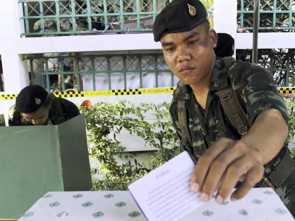 Thái Lan sẽ dỡ bỏ lệnh cấm hoạt động chính trị trong tháng 12 ảnh 1