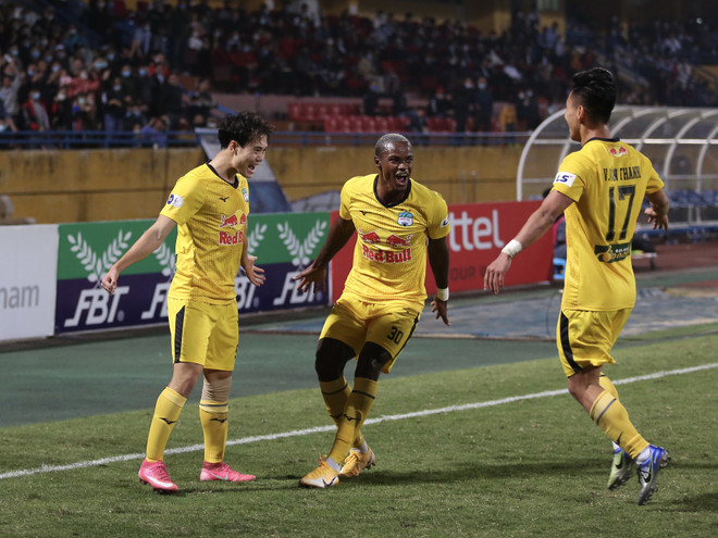 Hoàng Anh Gia Lai dẫn đầu V-League với HLV Kiatisak như thế nào? ảnh 2