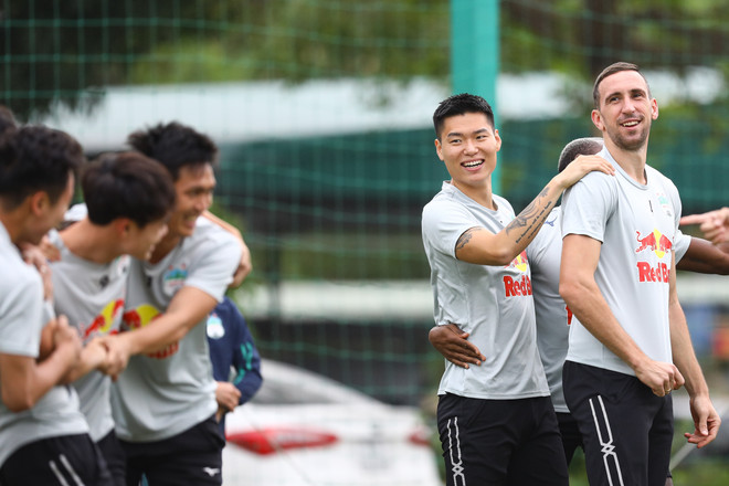 Hoàng Anh Gia Lai dẫn đầu V-League với HLV Kiatisak như thế nào? ảnh 1