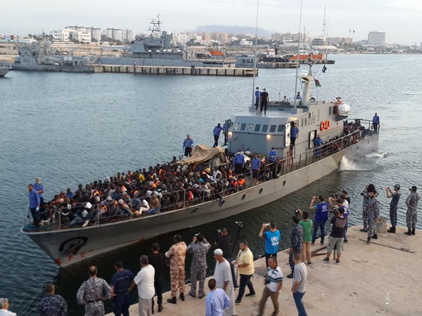 Libya chặn gần 160 người tị nạn đang vượt biển sang châu Âu ảnh 1