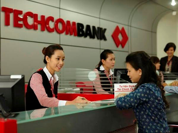 Lợi nhuận của Techcombank giảm 39% do trích lập dự phòng rủi ro ảnh 1