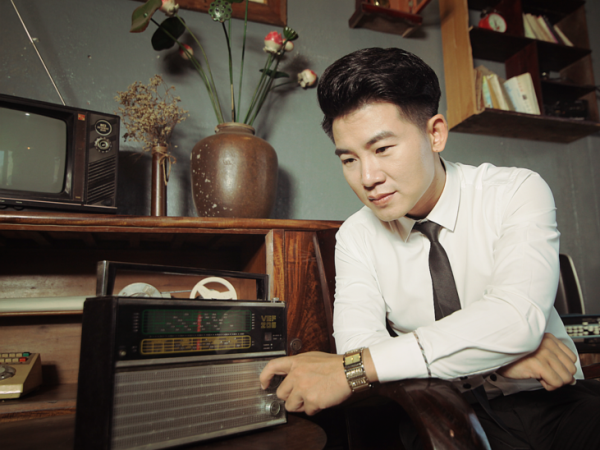 Việt Tú ra mắt album nhạc vàng theo phong cách acoustic ảnh 1