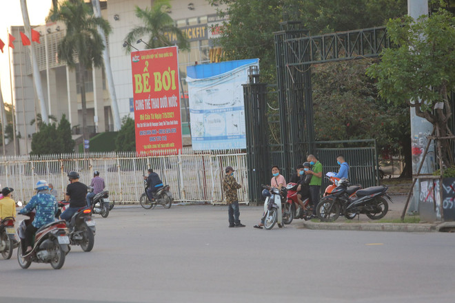 Vé xem trận Việt Nam-Nhật Bản "giảm nhiệt" do diễn biến dịch COVID-19 ảnh 2