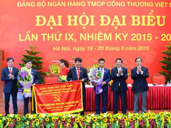 Thống đốc Nguyễn Văn Bình: VietinBank cần giữ vững vai trò trụ cột ảnh 1