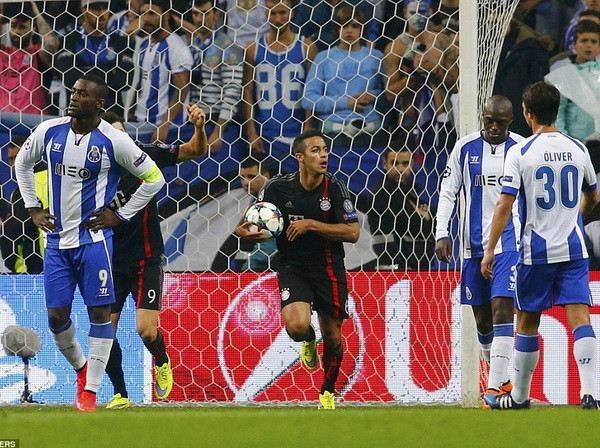 Porto-Bayern 3-1: Một Bayern lạ lẫm và đầy bối rối ảnh 3