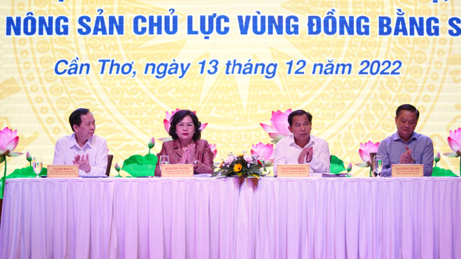 Các đại biểu tại hội nghị. (Ảnh: CTV/Vietnam+) Thống đốc: Không để tình trạng ùn ứ nông sản do thiếu vốn ngân hàng ảnh 2
