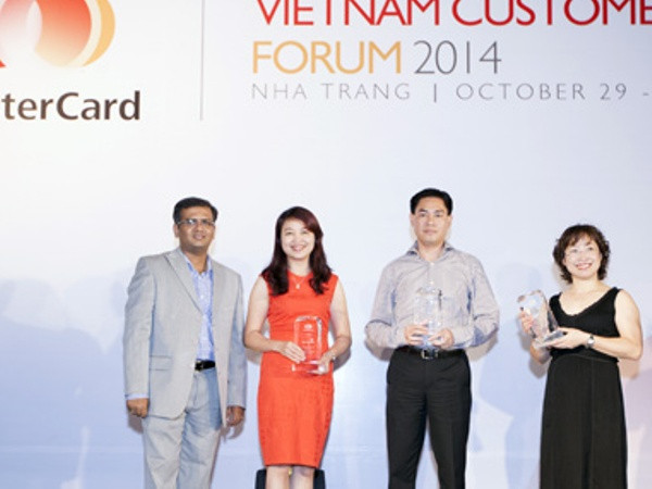 VietinBank nhận 2 giải thưởng của MasterCard về sản phẩm thẻ ảnh 1