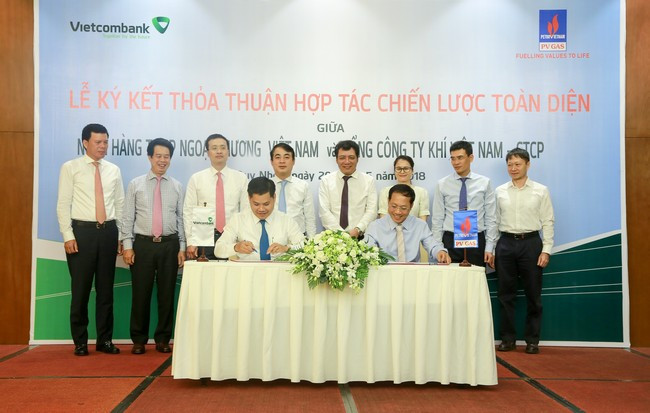 Vietcombank tài trợ 4.000 tỷ đồng vốn ngắn hạn cho PV GAS ảnh 1