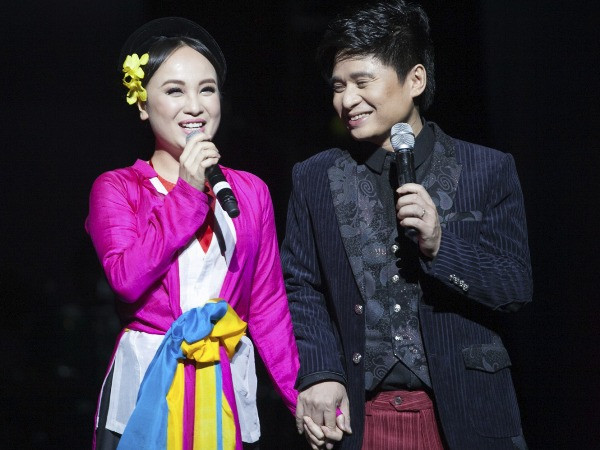 Đêm nhạc Tấn Minh: "Vẫn cảm xúc và dịu dàng như ngày nào!" ảnh 6