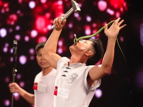 Vietnam’s Got Talent : "Mê” hai mẹ con cô giáo, Huy Tuấn bấm… nút vàng ảnh 5