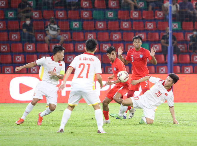 U23 Việt Nam dễ dàng đánh bại U23 Singapore với tỷ số đậm 7-0 ở trận mở màn giải U23 Đông Nam Á 2022. (Ảnh: VFF) Cầu thủ U23 Việt Nam: 'Tôi xin tặng chiến thắng cho người bà đã khuất' ảnh 1