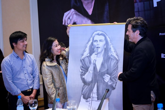 Thủ lĩnh Modern Talking - Thomas Anders bất ngờ trở lại Hà Nội ảnh 2