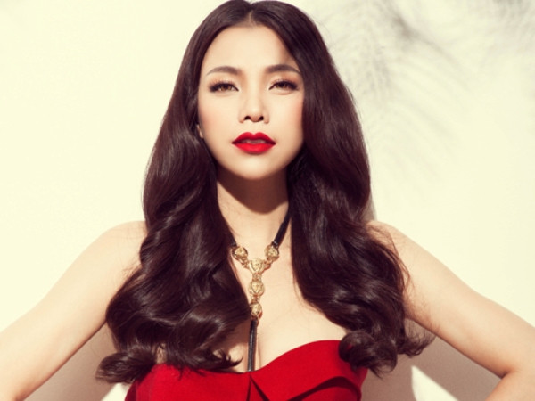 Trà Ngọc Hằng nóng bỏng trong MV “Kiêu” theo phong cách pop dance ảnh 1