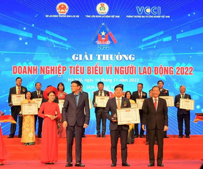 Vietcombank được vinh danh ‘Doanh nghiệp tiêu biểu vì người lao động’ ảnh 1