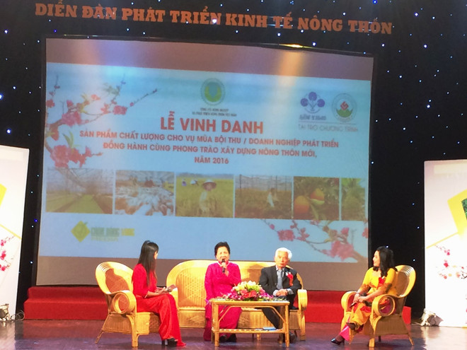 Bà Phạm Thị Huân, Chủ tịch Hội đồng quản trị Công ty Cổ phần Ba Huân cho rằng doanh nghiệp cần đầu tư và ứng dụng công nghệ cao vào sản xuất nông nghiệp. (Ảnh: Thanh Tâm/Vietnam+) Nông nghiệp Việt: Cần lấy chất lượng và giá trị gia tăng làm cốt lõi ảnh 2