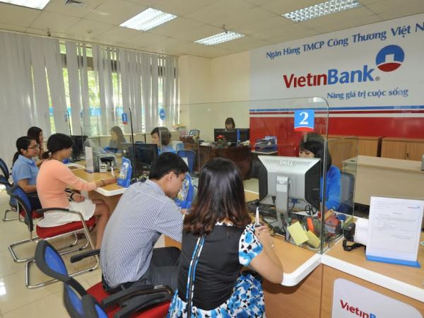 Giao dịch tại VietinBank. (Nguồn: VietinBank) VietinBank ký thỏa thuận hợp tác với 2 ngân hàng Nhật Bản ảnh 1