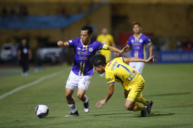Hà Nội FC thể hiện phong độ rất cao ở thời điểm hiện tại. (Ảnh: PV/Vietnam+) Vòng 12 V-League: Hà Nội FC vô địch lượt đi, nhóm trụ hạng lộ diện ảnh 1