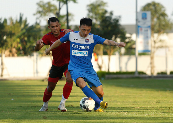 Dù được đánh giá là tiền vệ công hay nhất của V-League, Hải Huy vẫn chưa được lên tuyển Việt Nam. (Ảnh: CLB Than Quảng Ninh) Nguyễn Hải Huy: “Chàng cận vệ đất Mỏ” và khát khao lên tuyển Việt Nam ảnh 2