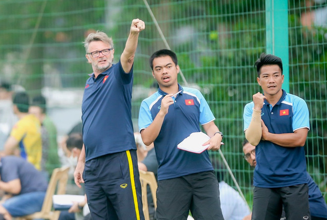 Phong cách huấn luyện kỷ luật của tân huấn luyện viên tuyển Việt Nam ảnh 1