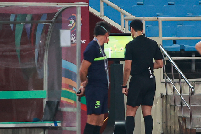 Đội tuyển Việt Nam xứng đáng được hưởng phạt đền trước Australia? ảnh 1