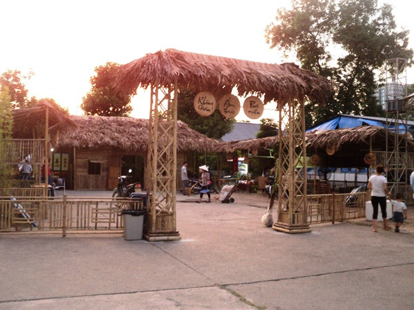 Hội chợ làng nghề Việt Nam: Phong phú sản vật ba miền ảnh 1