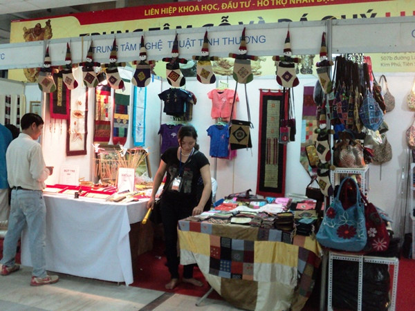Hội chợ làng nghề Việt Nam: Phong phú sản vật ba miền ảnh 5