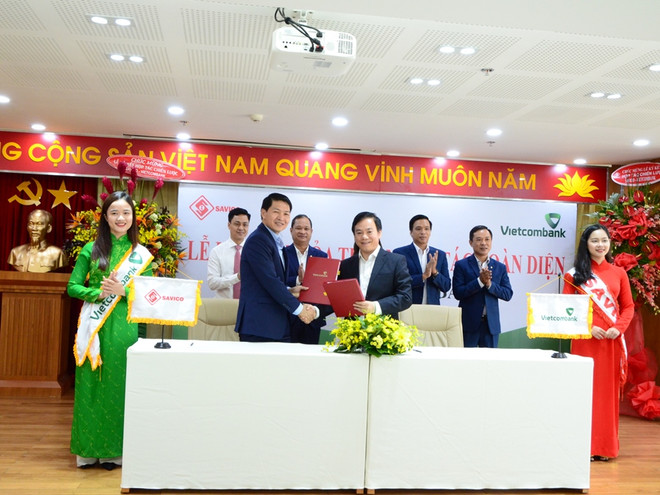 Vietcombank và Savico ký kết hợp tác phát triển thị trường ôtô ảnh 1