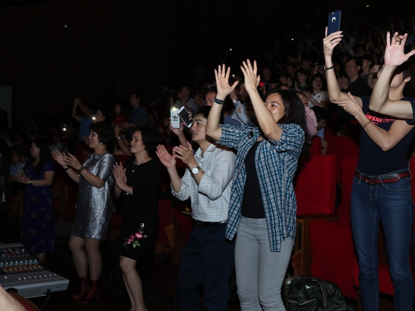 Quay lại sau một năm Thomas Anders vẫn "đốn tim" khán giả Hà Nội ảnh 4