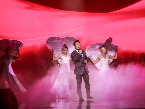 Tùng Dương, Bằng Kiều chinh phục gần 4 nghìn phụ nữ trong đêm “Son” ảnh 1