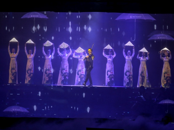 Tùng Dương, Bằng Kiều chinh phục gần 4 nghìn phụ nữ trong đêm “Son” ảnh 5