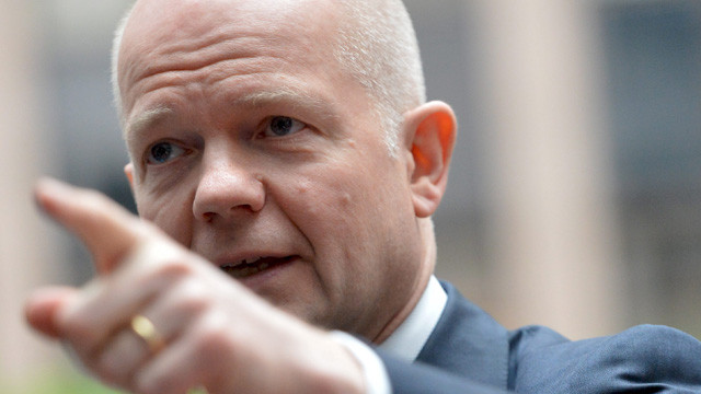 Ngoại trưởng EU: Chưa đến lúc trừng phạt kinh tế Nga ảnh 1