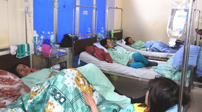 Ăn bánh mì ở chợ, hàng chục người bị ngộ độc ảnh 1