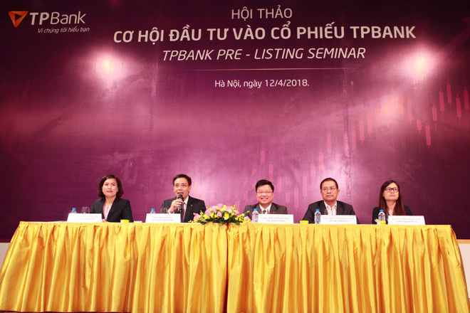 Ban lãnh đạo của TPBank tại hội thảo. (Nguồn: TPBank) TPBank kỳ vọng vốn hóa thị trường tăng lên 1 tỷ USD sau khi niêm yết ảnh 1